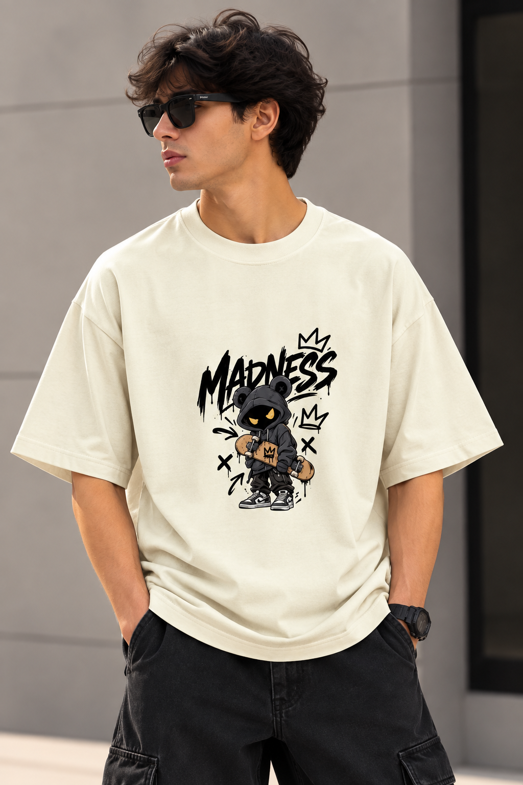 MADNESS Graphic Oversized T-Shirt – Unisex Streetwear